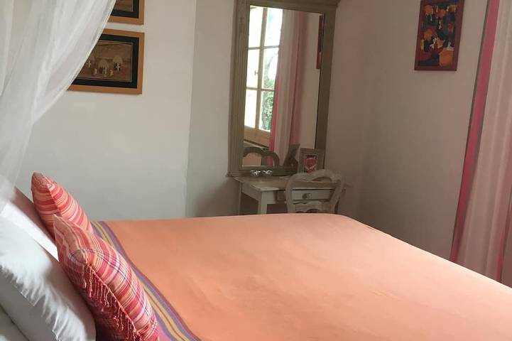 Location de vacances pour 10 personnes, avec jardin à Larée - 4