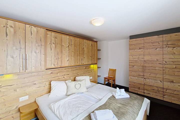 Ganze Wohnung, Schöne Wohnung für 4 Personen mit  W-Lan, Tv und Terrasse in Tuxer Alpen, Navis