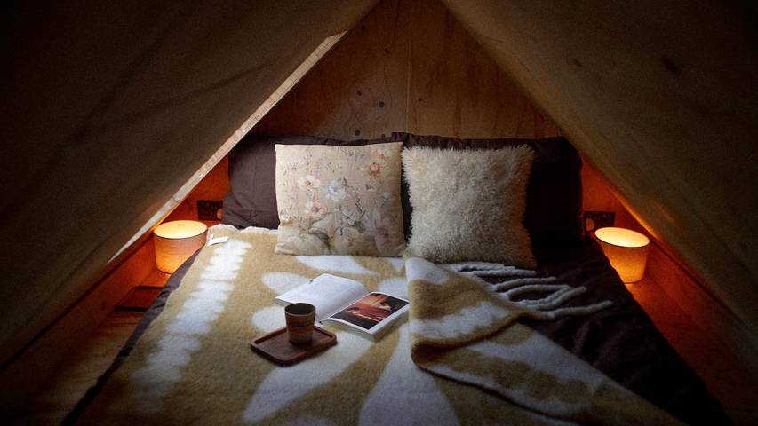 Holiday rental for 2 people, with garden and terrace as well as lake view in Dorset