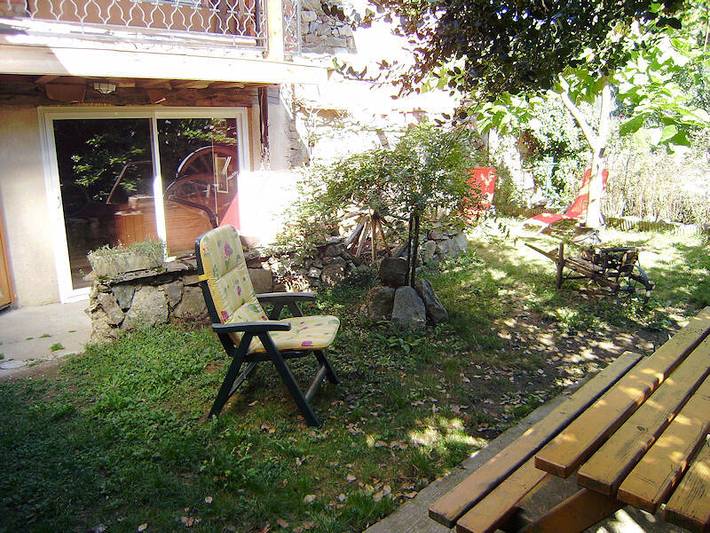 Gîte pour 4 personnes, avec jardin ainsi que terrasse et jacuzzi, animaux acceptés dans l' Ariège - 2