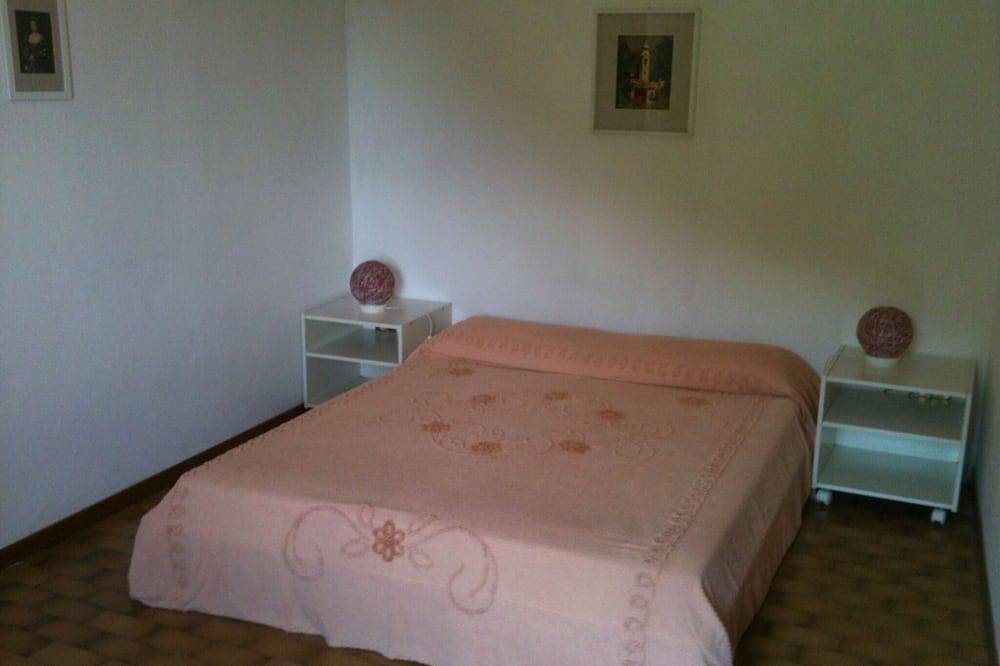 Ganze Wohnung, Wohnung mit herrlichem Blick auf den See und die Berge, kostenloses Wlan, ruhig. in Nobiallo, Gemeinde Menaggio