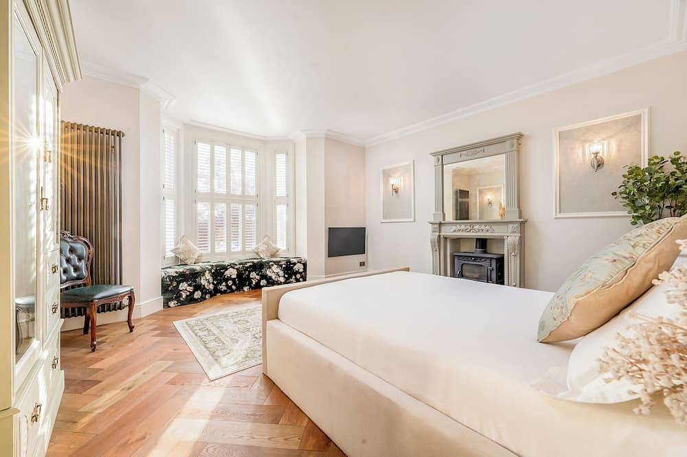 Luxury Villa - City Centre - Sleeps 13 - Parking in Nottingham, East Midlands