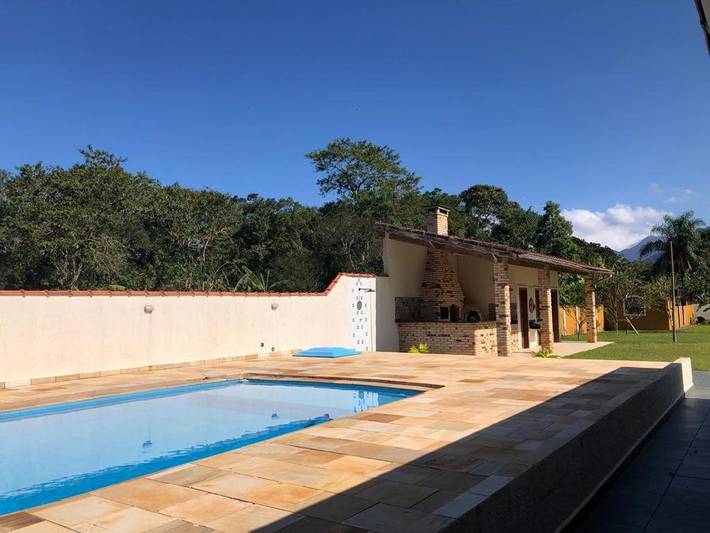 Casas e apartamentos de temporada para 10 pessoas, com terraço e jardim e ainda piscina and vista em Guaraú