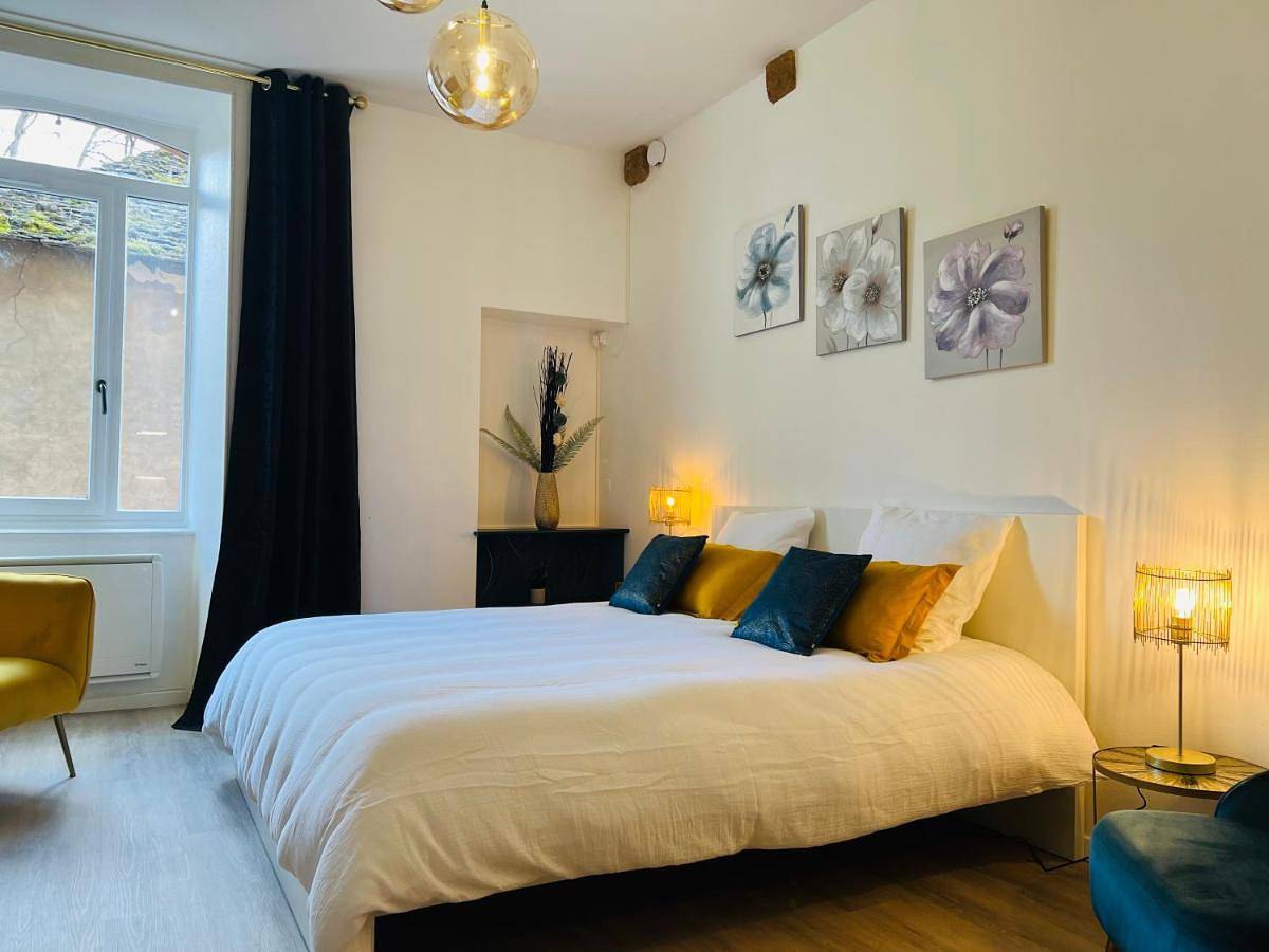 Appartement entier, Bel appartement près des Halles in Crémieu, Région de La Tour-du-Pin
