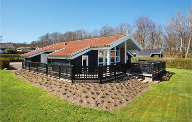 Ferienhaus für 8 Personen, mit Whirlpool und Sauna sowie Garten in Grønninghoved Strand