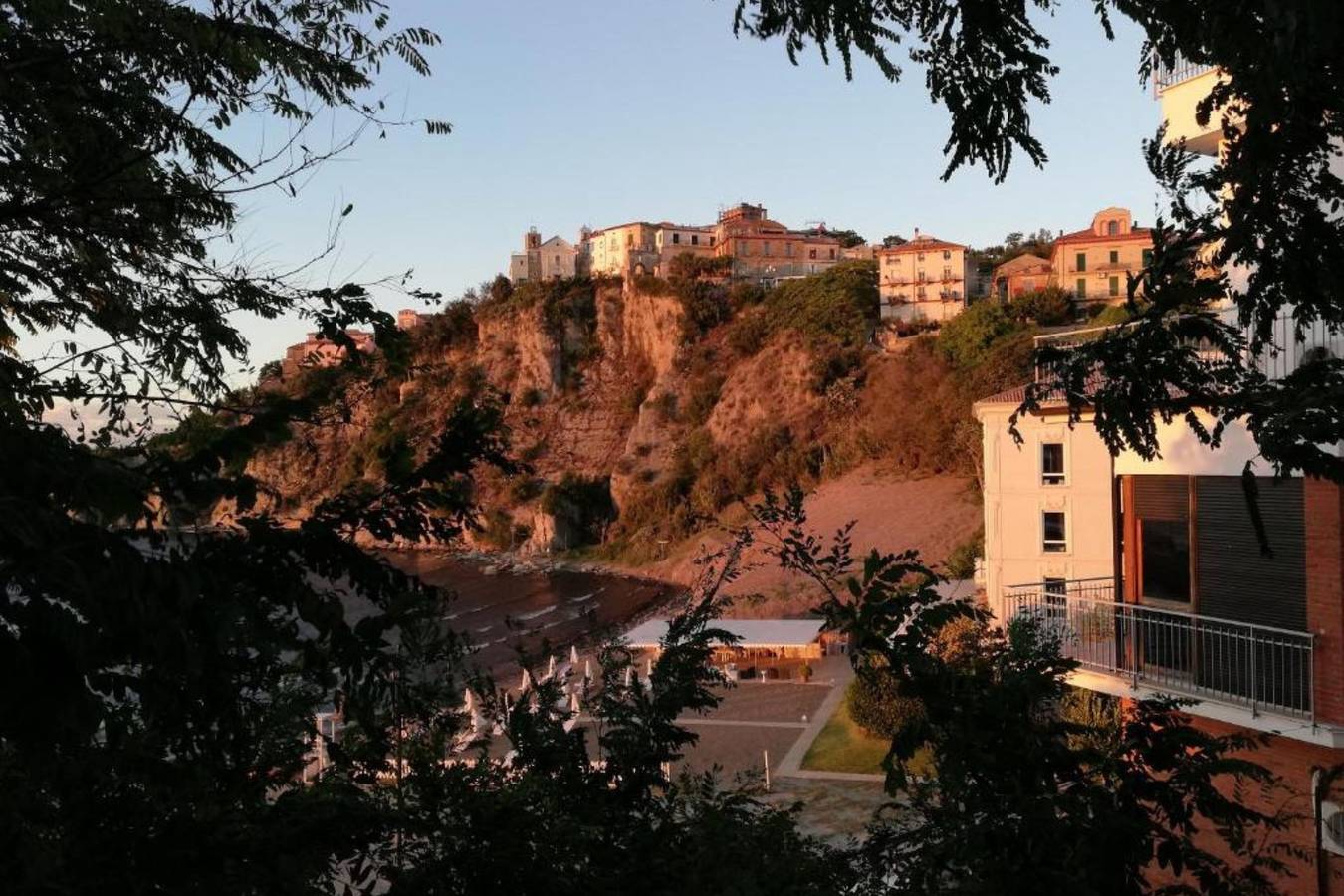 Spacious 1.5km to Beach Apartment with Balcony & Modern Amenities in Agropoli, Cilento Coast