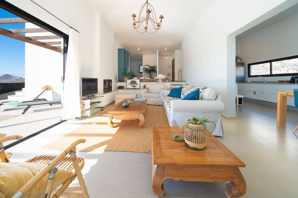 Une offre spéciale Villa avec piscine de 150m2. in Nazaret, Teguise