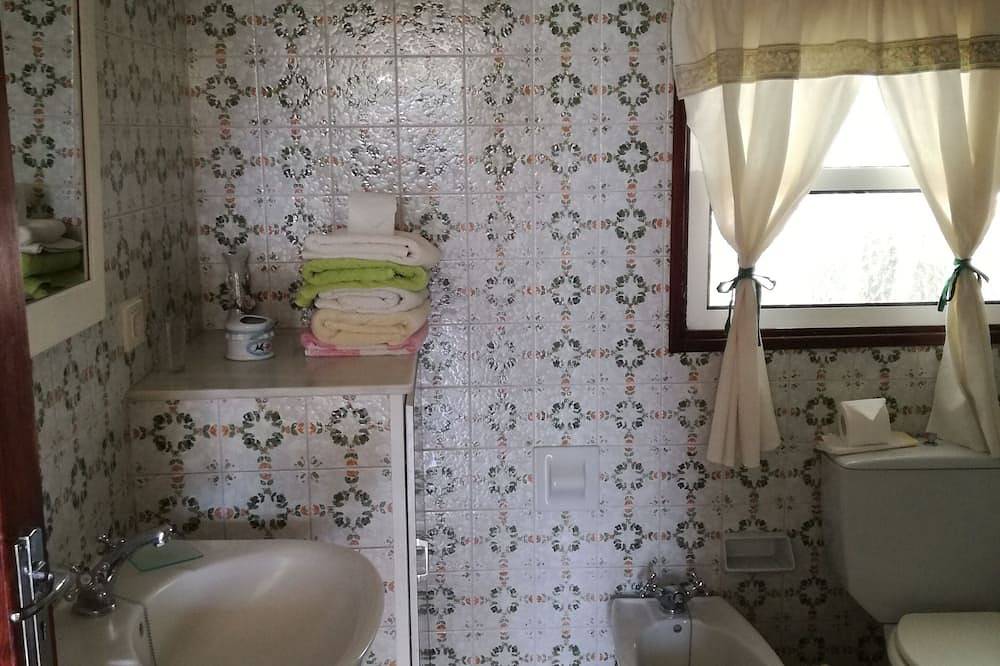 Casa Banana - Holiday home on the coast with views in La Bombilla, Tazacorte