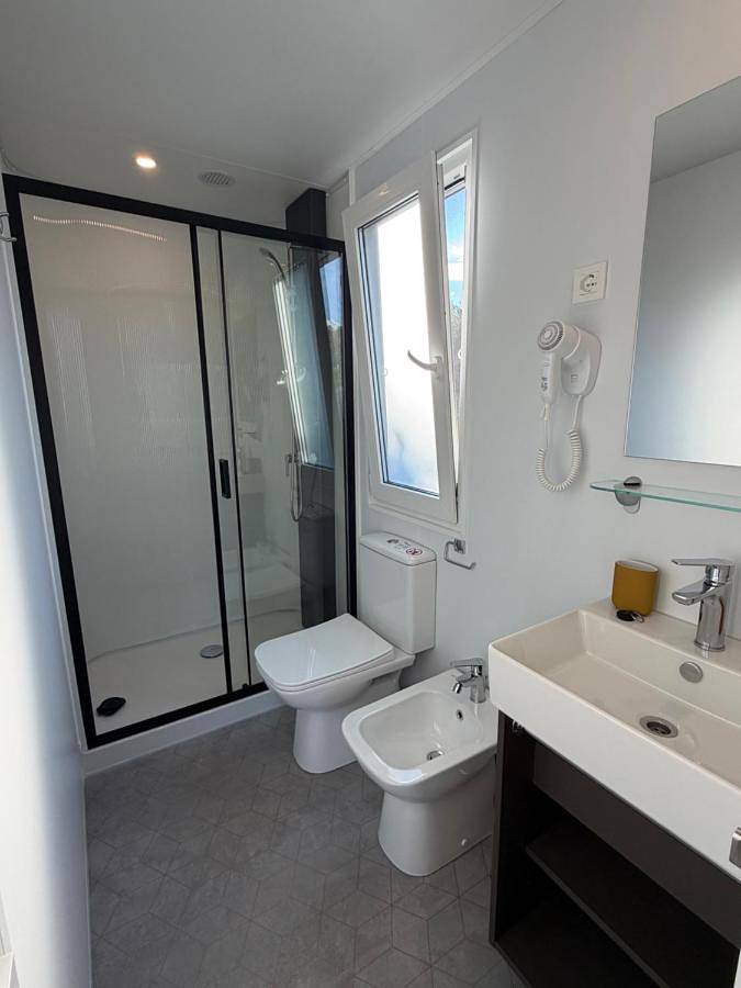 Camping für 5 Personen, mit Whirlpool und Terrasse sowie Garten und Kinderpool in Tisno - 3