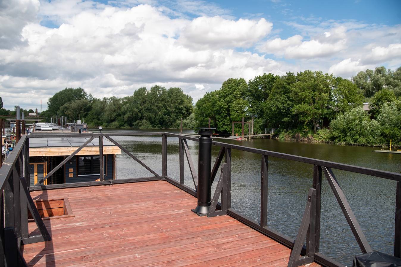 Vacances en péniche en première ligne – sur la Likedeeler in Harburg (Hambourg), Hambourg