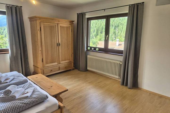Ferienhaus für 6 Gäste mit 130m² in Klais in Klais, Krün