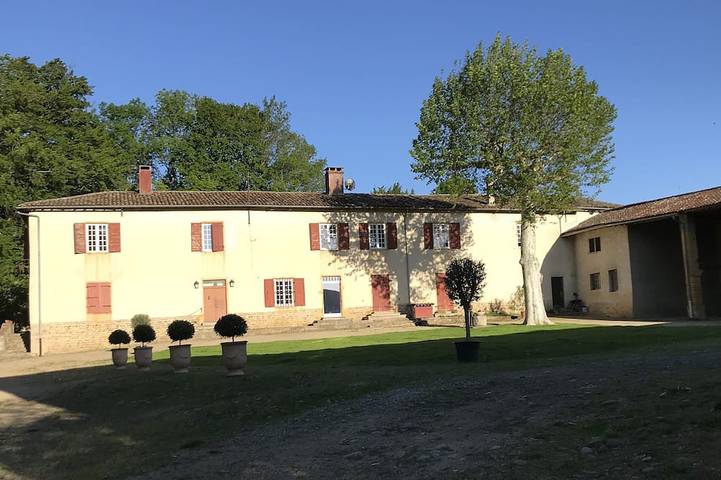 Location de vacances pour 15 personnes, avec Jardin dans Tramoyes