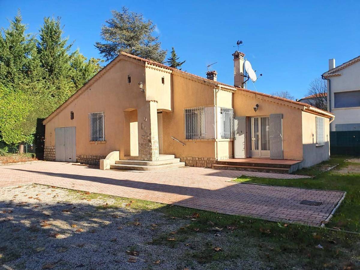 Three-Bedroom Villa in Aix-en-Provence, Aix-en-Provence en omgeving