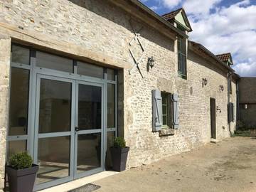 Gîte pour 12 personnes, avec jardin et terrasse dans Beauce-la-Romaine