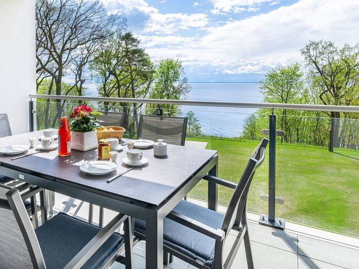 Ferienwohnung für 7 Personen, mit Balkon und Garten sowie Sauna und Seeblick