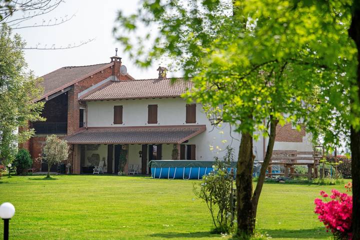 Ganze Wohnung, Apartment Casa „Bianca“ mit Wlan und Klimaanlage in San Pietro Mosezzo, Novara Provinz
