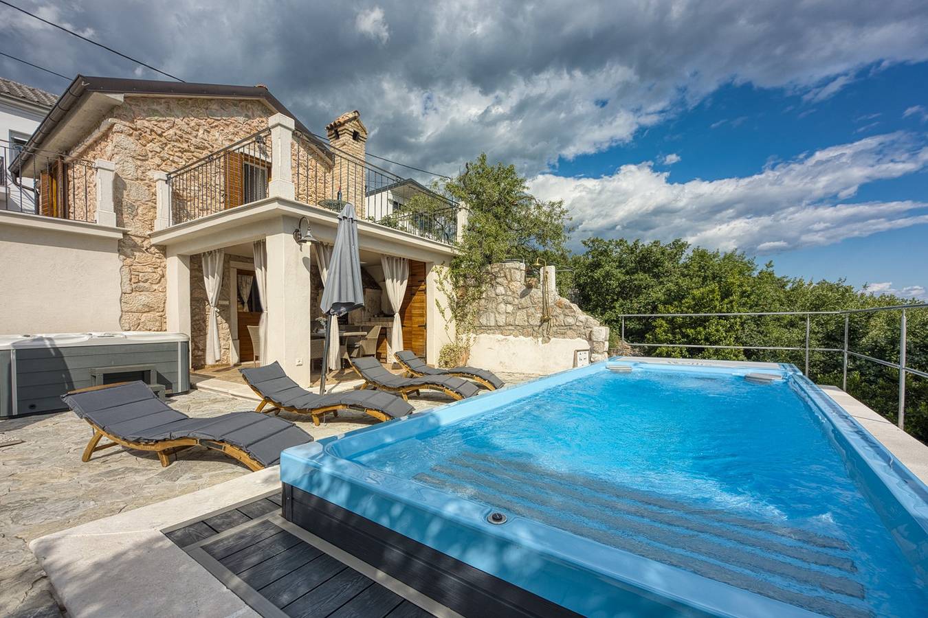Willa dla 6 osób z basen in Jadranovo, Żupania primorsko-gorska