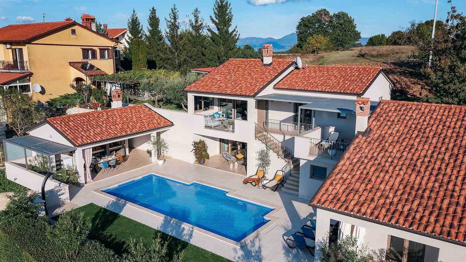 A stunning villa with a swimming pool in Lindar near Pazin in Pazin, Central Istria