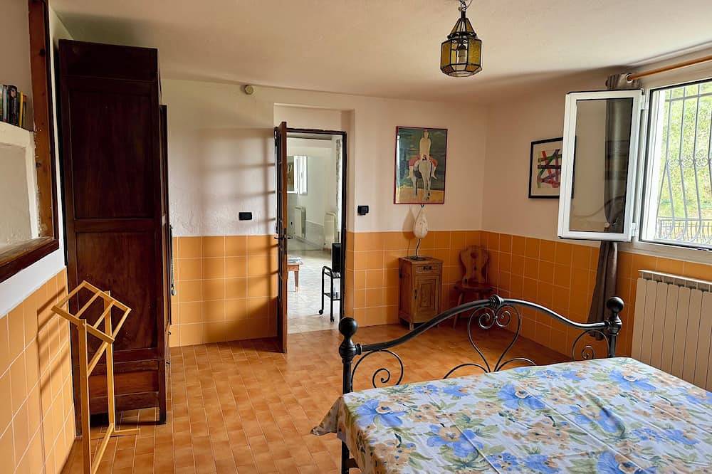 Ruhiges Urlaubsdomizil im Olivenhain in Diano San Pietro, Riviera di Ponente