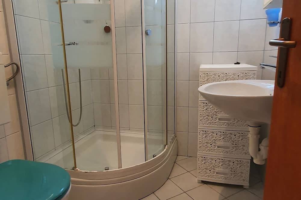 Ganze Wohnung, 2-Zimmer-Ferienwohnung mit Terrasse Cunski, Losinj in Cunski, Lošinj (Kvarner Bucht)