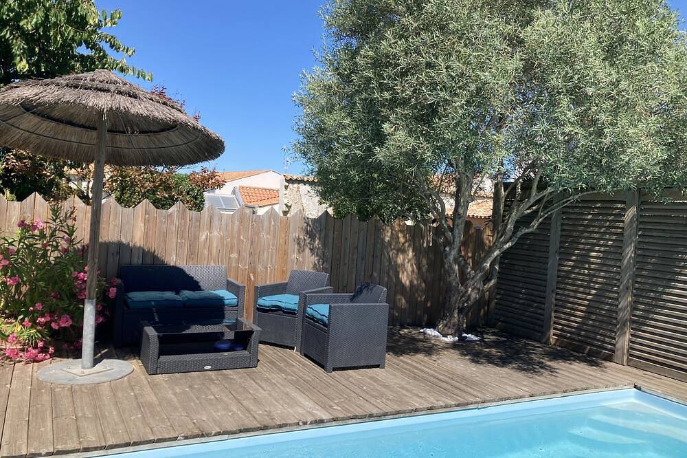 Casa de 2 dormitorios con Piscina Privada en una zona tranquila, cerca del Mar y La Rochelle in Angoulins, Región de La Rochelle
