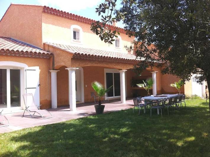 Location de vacances pour 17 personnes, avec jacuzzi ainsi que piscine et jardin à Vacquières - 3