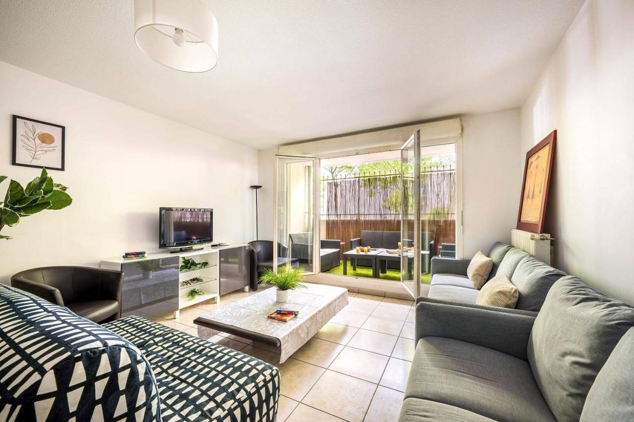 Appartement entier, Bngo I Immenses Terrasses I 3 chambres, garage, 9 personnes in Villeurbanne, Lyon et ses environs