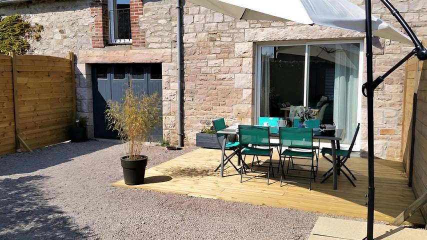 Gîte pour 6 personnes, avec terrasse et jardin