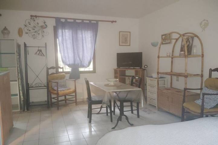 Apartamento entero, Provenza central 15mn Pont du Gard Avignon canoa de natación cerca de Sea Mountain in Rochefort-du-Gard, Region de Nimes
