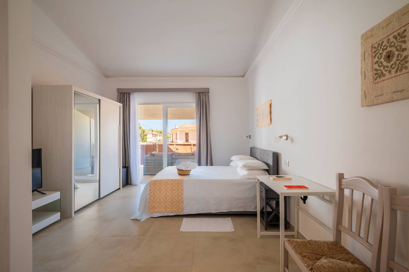 Zimmer 'Longevity' mit privater Terrasse, Wi-Fi und Klimaanlage in Lotzorai, Ogliastra Provinz