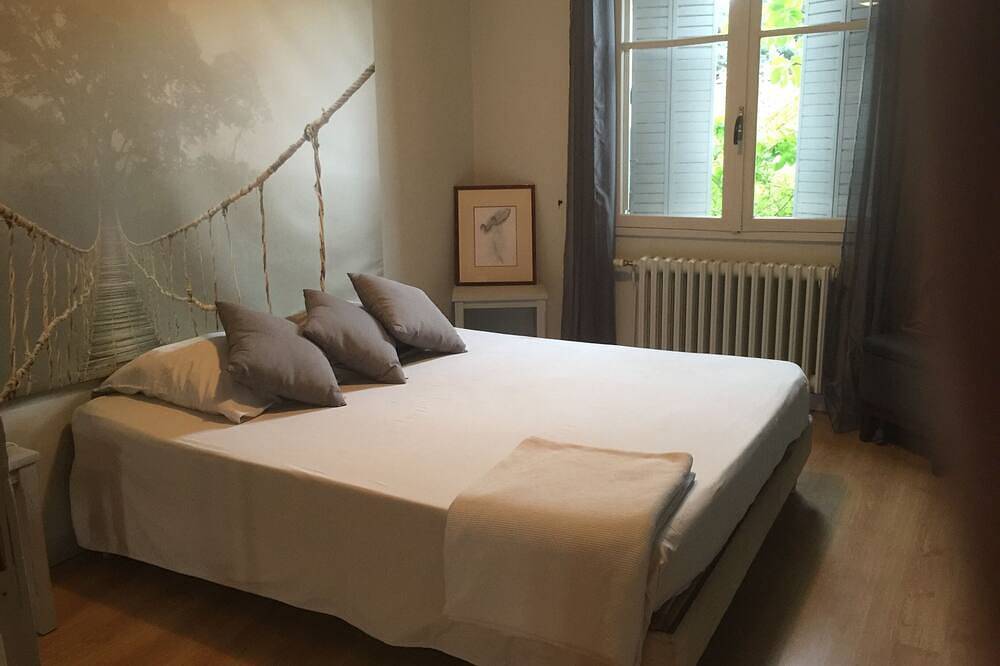 Dream Vacation At Pin Parasol in Le Thor, Vaucluse