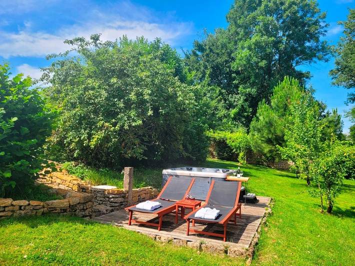 Location de vacances pour 10 personnes, avec sauna ainsi que jardin et vue dans Éguilly - 2