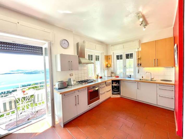 Villa für 7 Personen, mit Balkon und Seeblick sowie Pool und Ausblick in Gardone Riviera - 2