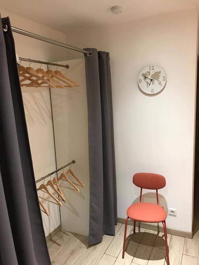 Gîte pour 2 personnes, avec terrasse ainsi que jardin et vue dans La Vallée Heureuse à Sorède - 4