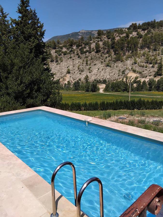Location de vacances pour 6 personnes, avec jardin ainsi que vue et piscine à Plaisians - 2