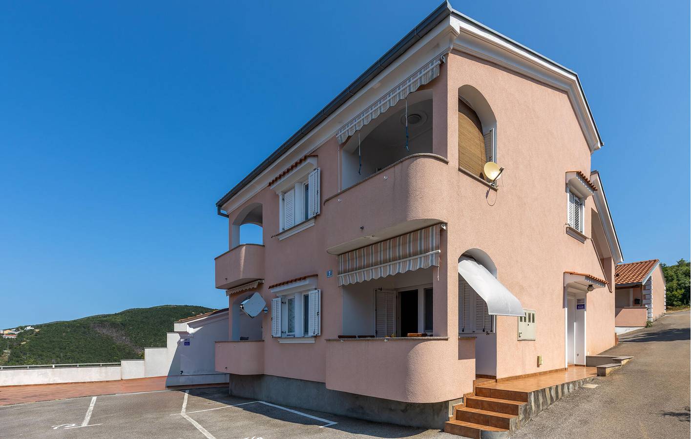 Gemütliche Wohnung mit Terrasse, WLAN und 1 km zum Strand in Crikvenica, Primorje-Gorski Kotar