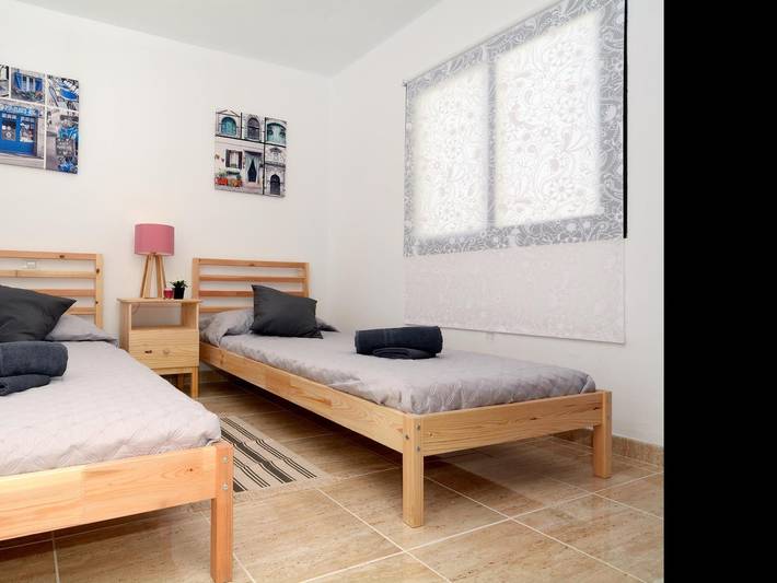 Apartamento entero, Apartamento a 150m de Playa Honda con Terraza, WiFi y Cocina Equipada in Playa Honda, San Bartolomé