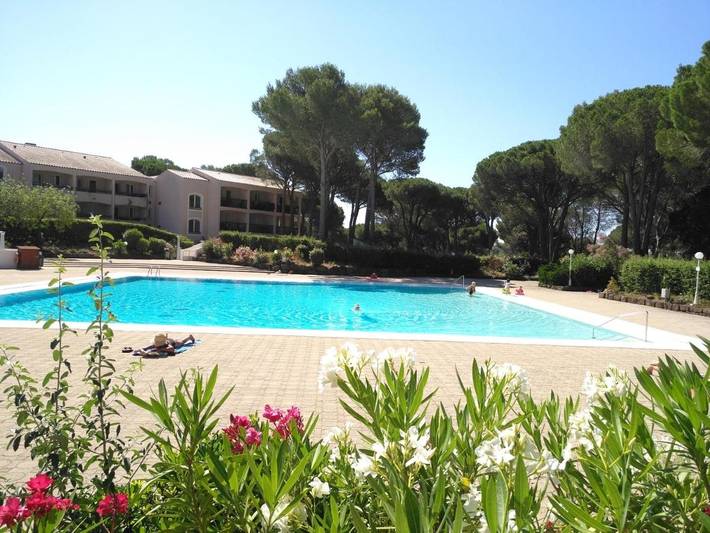 Gîte pour 4 personnes, avec jardin et vue ainsi que piscine et bassin pour enfant, animaux acceptés dans Golf et Tennis Club de Valescure - 2