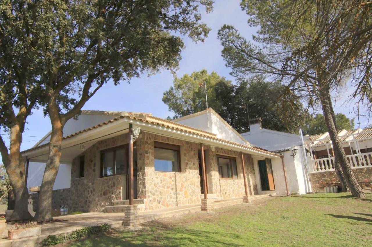 Four-Bedroom House in Ossa de Montiel, Parque natural de las Lagunas de Ruidera