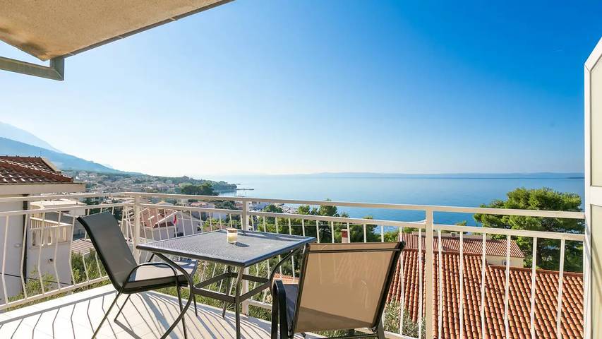 Studio für 3 Personen, mit Terrasse in Baska Voda
