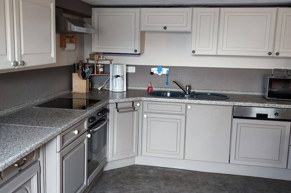 Ganze Wohnung, Ferien- und Monteurwohnung Souterrain (1-3 Personen) in Wettelsheim, Treuchtlingen