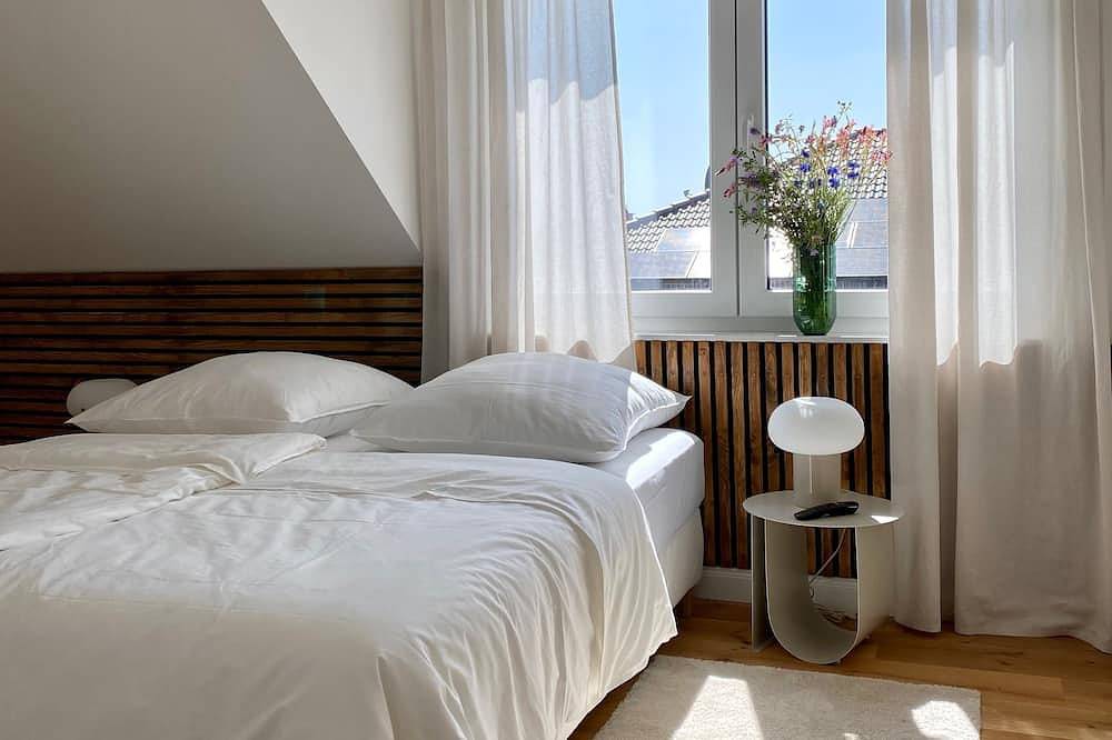 Entire apartment, No.1 - Holiday home Ankerplatz No.1 & 2 with fireplace and sauna in Krummin, Usedomer Norden
