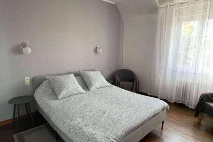 Location de vacances pour 10 personnes, avec jardin et terrasse, animaux acceptés à Kerlaz - 3