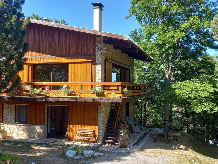 Gîte pour 6 personnes, avec terrasse ainsi que jardin et vue à Beaumont-du-Ventoux