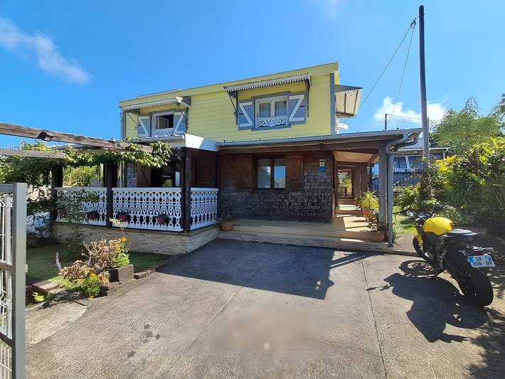 Maison aux Portes du Sud Sauvage – Maison familiale avec piscine et jacuzzi in Saint-Joseph (Réunion), Île de la Réunion