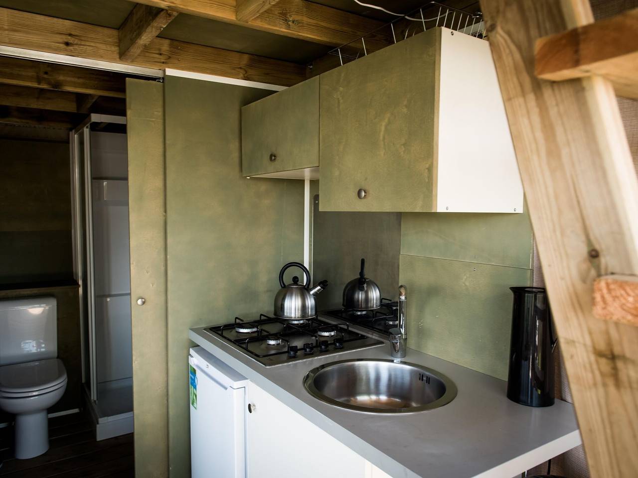 Tentlodge met badkamer 16 km van Maastricht in Zutendaal, Hasselt en omgeving
