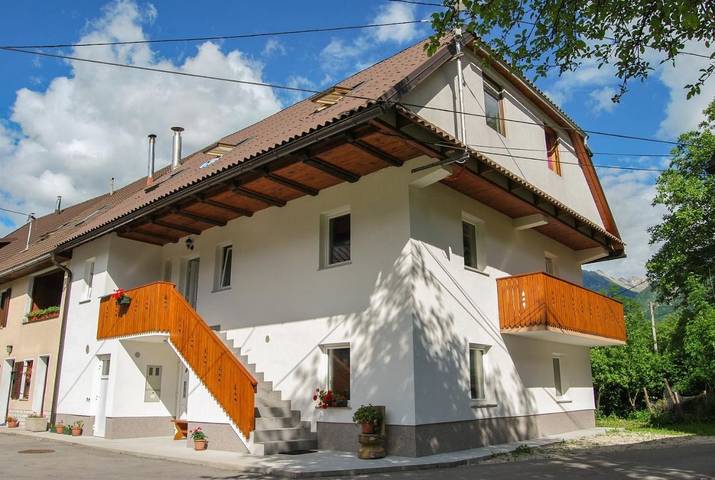 Apartament wakacyjny dla 4 osób, z ogród i widok w Bovec