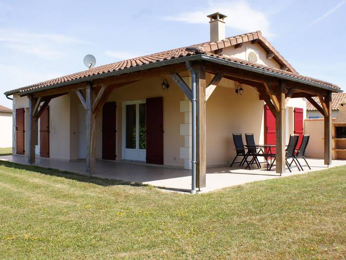 Ferienhaus für 4 Personen, mit Kinderpool und Terrasse sowie Garten und Pool, kinderfreundlich - 1