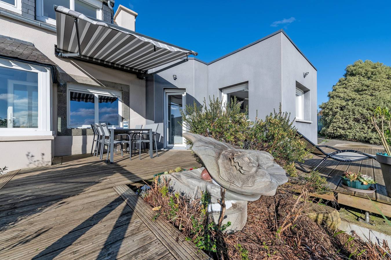 Ferienhaus 'Großes Familienhaus – Meerblick' mit privatem Garten und Wlan in Hôpital-Camfrout, Brest und Umgebung