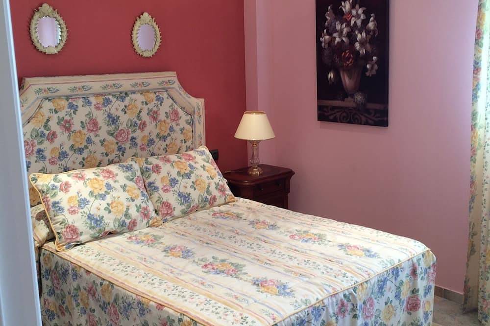 Hel lejlighed, Attic apartment with its own roof terrace and sea layer in Torrox Costa, Torrox